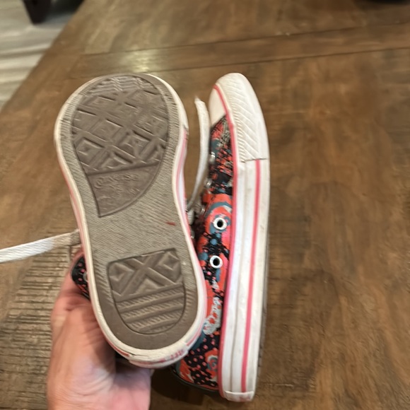 Girls size 2 converse - Picture 5 of 5